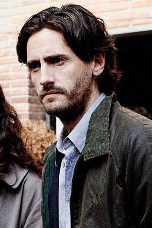 Juan Diego Botto Dictado