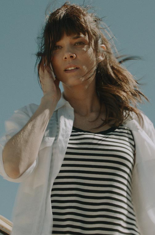 Juana Acosta Acantilado