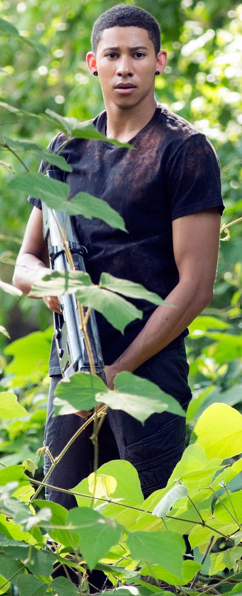 Keiynan Lonsdale La serie divergente: Leal