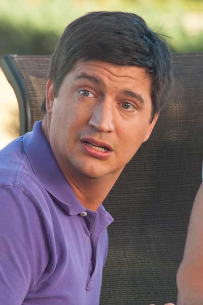 Ken Marino Sácame del paraíso
