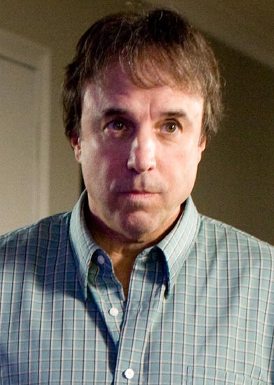 Kevin Nealon Pequeños invasores