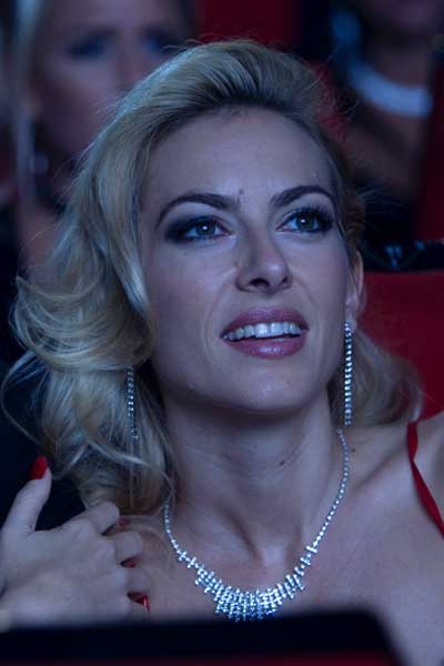 Kira Miró No lo llames amor, llámalo X