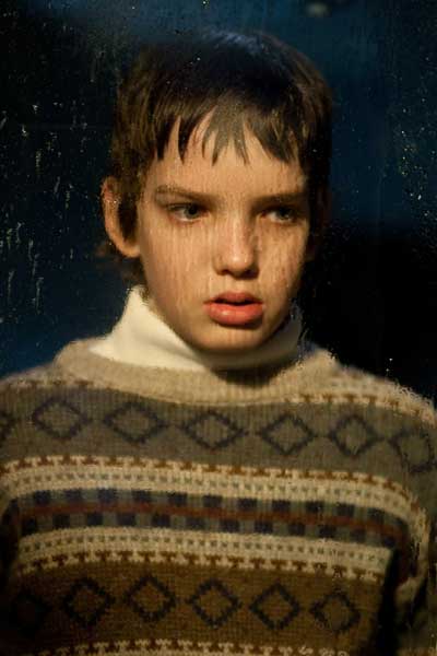 Kodi Smit-McPhee Déjame entrar