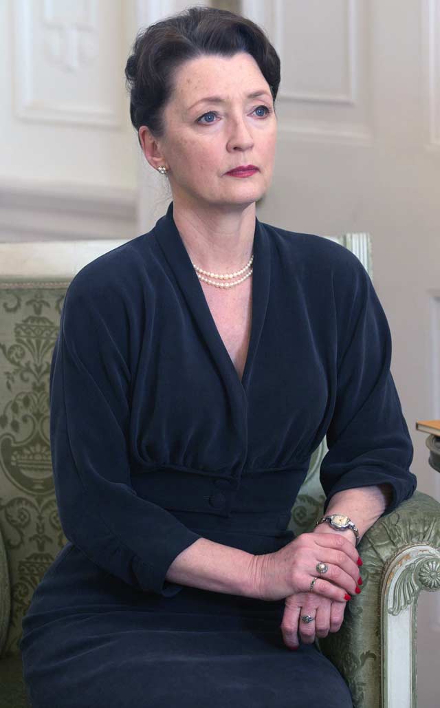 Lesley Manville El hilo invisible
