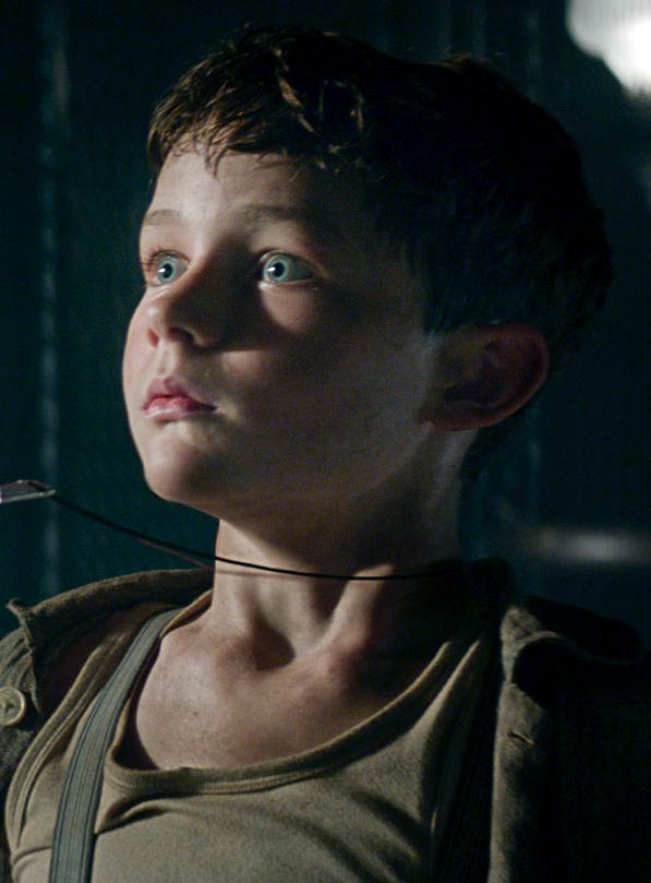 Levi Miller Pan: Viaje a nunca jamás