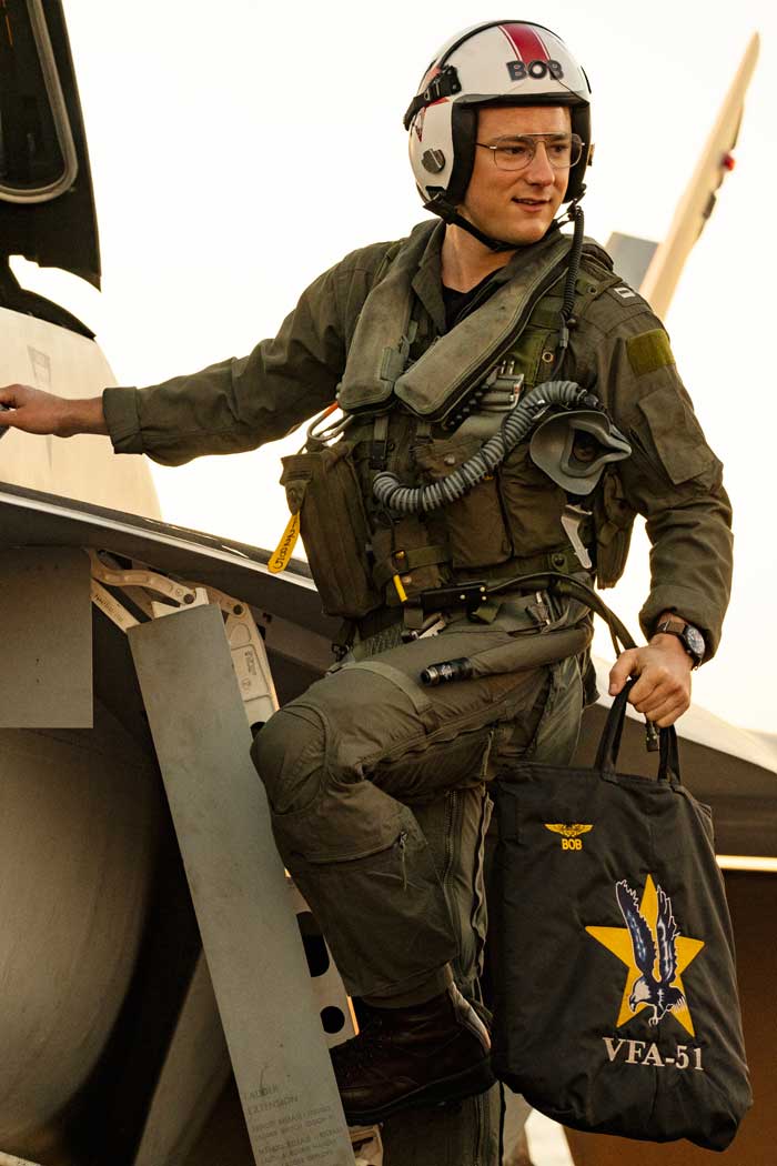 Lewis Pullman Top Gun: Maverick