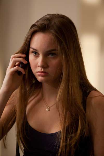 Liana Liberato Bajo amenaza
