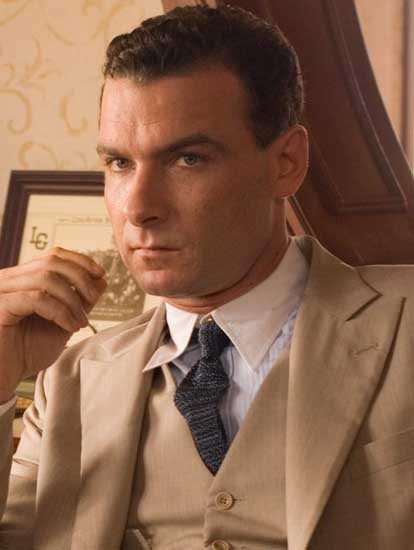 Liev Schreiber El velo pintado