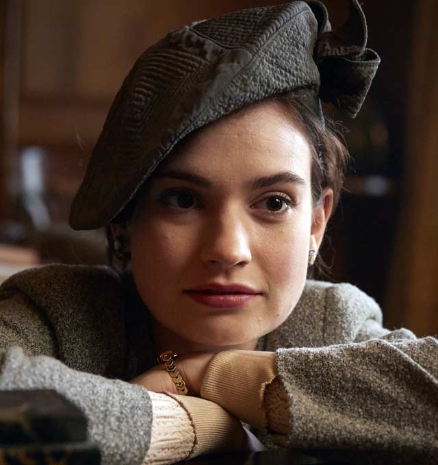 Lily James La sociedad literaria y el pastel de piel de patata