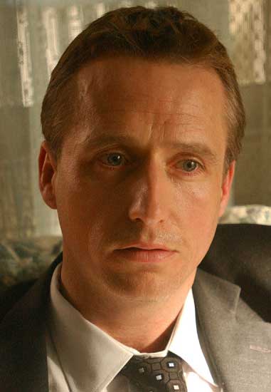Linus Roache El fin de la inocencia