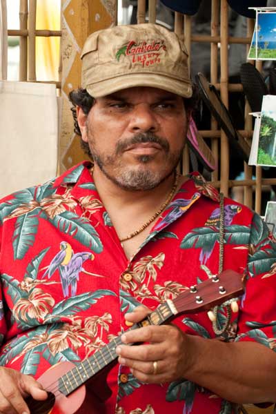 Luis Guzmán Viaje al centro de la Tierra 2: La isla misteriosa