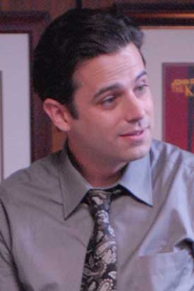 Luke Kirby Un trabajo embarazoso