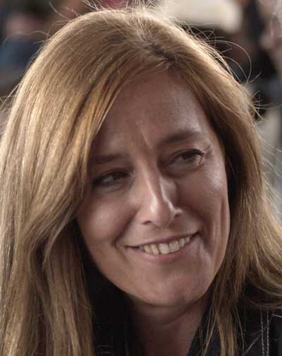 Maiken Beitia Valeria descalza