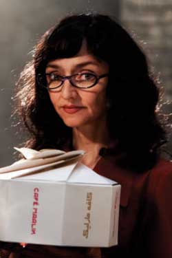 Maria de Medeiros Pollo con ciruelas