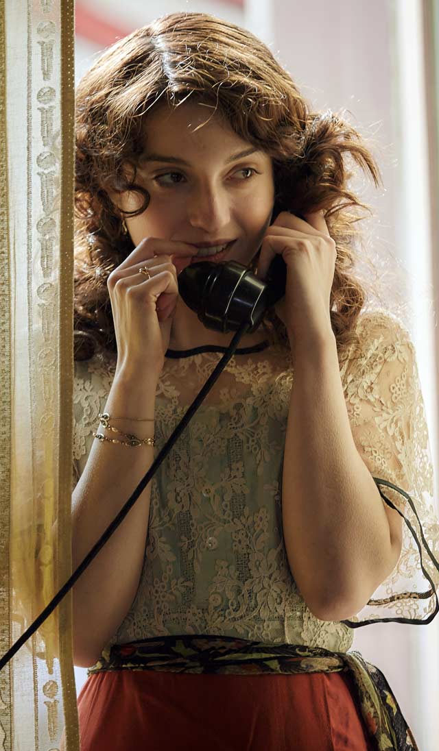 María Valverde Ali & Nino