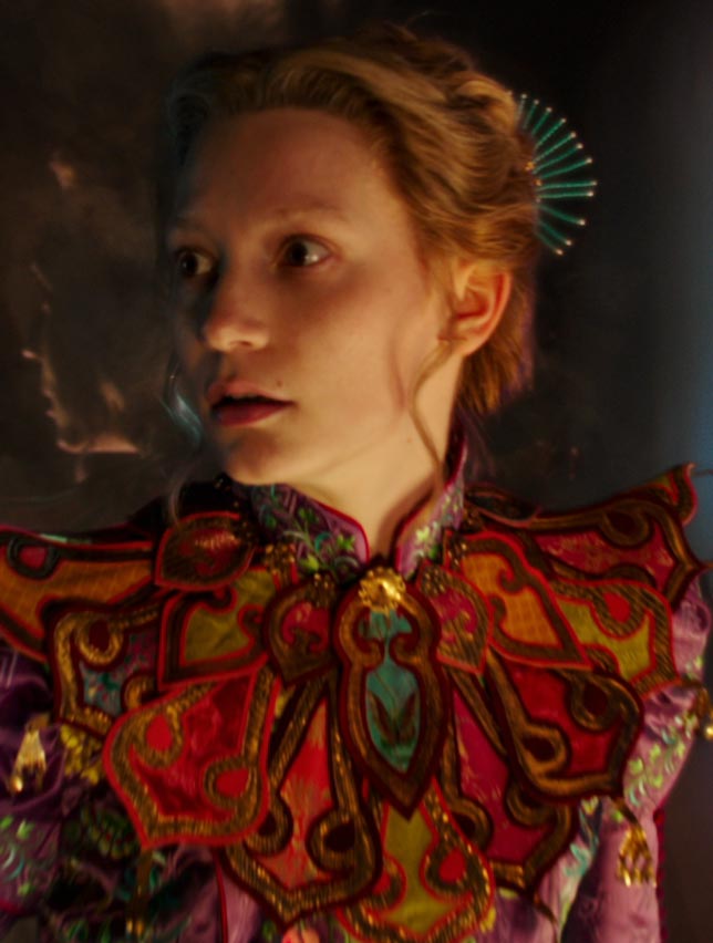 Mia Wasikowska Alicia a través del espejo