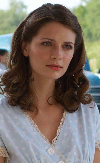 Mischa Barton Cerrando el círculo