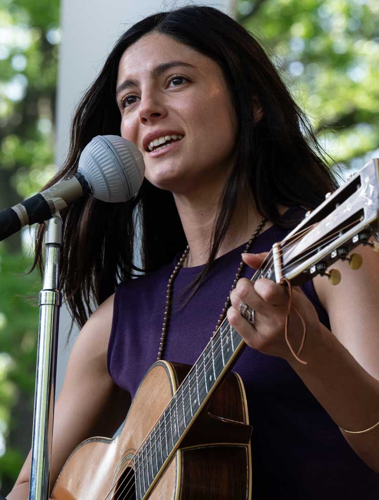 Monica Barbaro A complete unknown