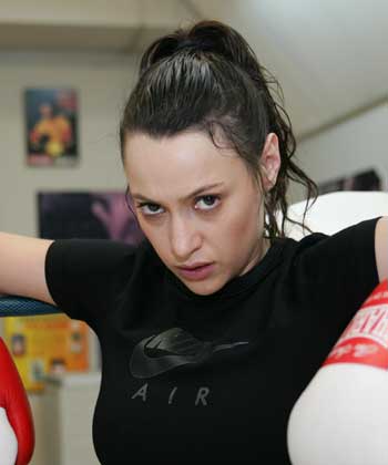 Natalia Verbeke A golpes