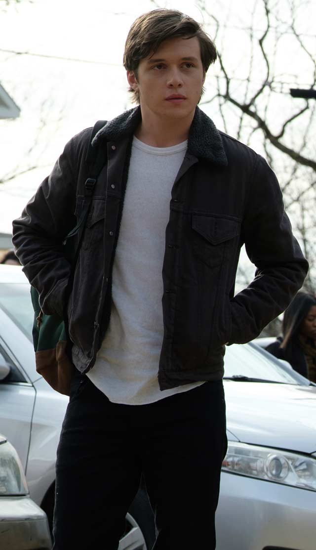 Nick Robinson Con amor, Simon