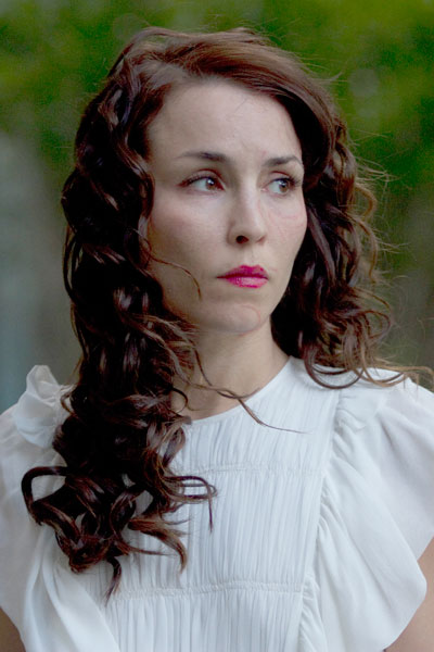 Noomi Rapace Dead man down