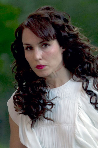 Noomi Rapace Dead man down