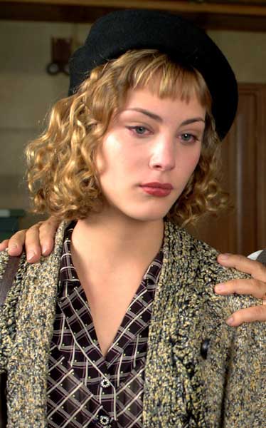 Nora Arnezeder París, París