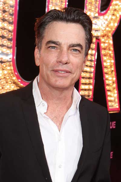 Peter Gallagher Burlesque Premier en Los Angeles