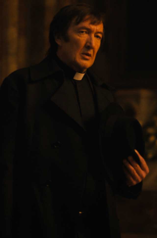 Ralph Ineson La primera profecía