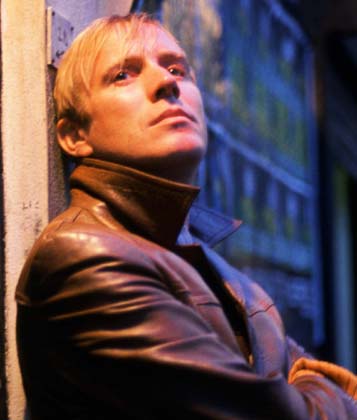 Rhys Ifans Alta sociedad