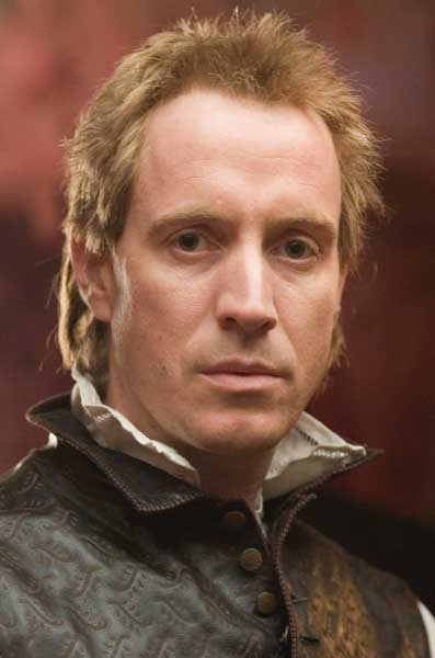 Rhys Ifans Elizabeth: la Edad de Oro