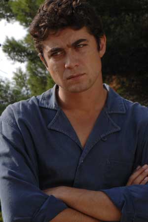 Riccardo Scamarcio Tengo algo que deciros