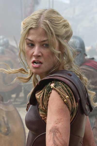 Rosamund Pike Ira de titanes