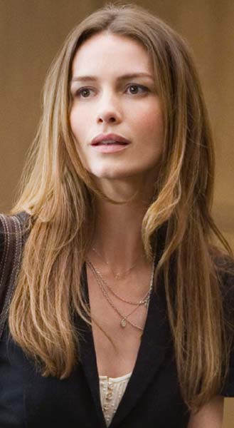 Saffron Burrows En algún lugar de la memoria