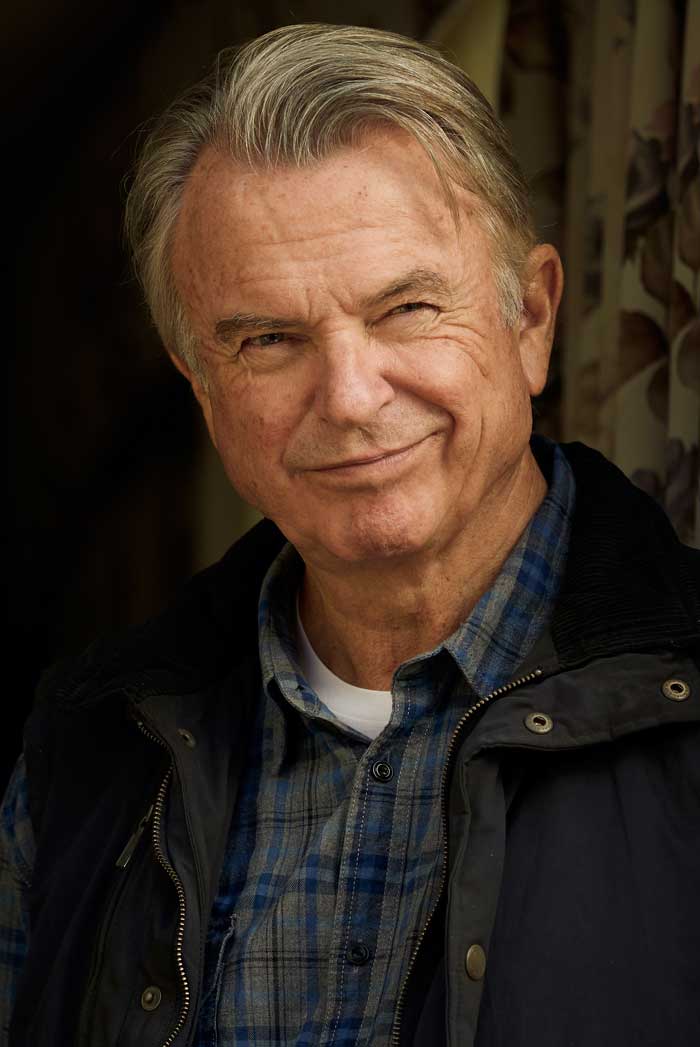 Sam Neill Corre como una chica