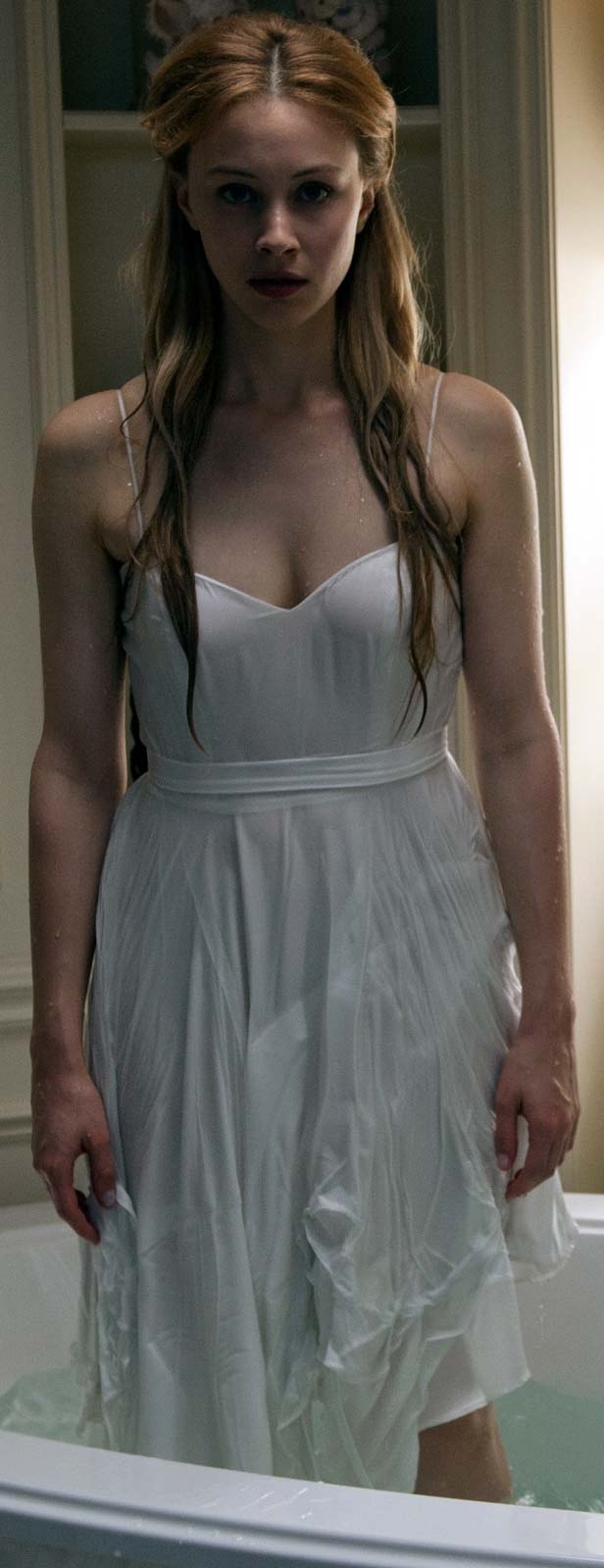 Sarah Gadon Maps to the stars