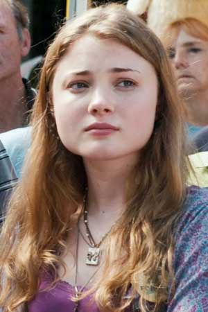 Skyler Samuels En pata de guerra