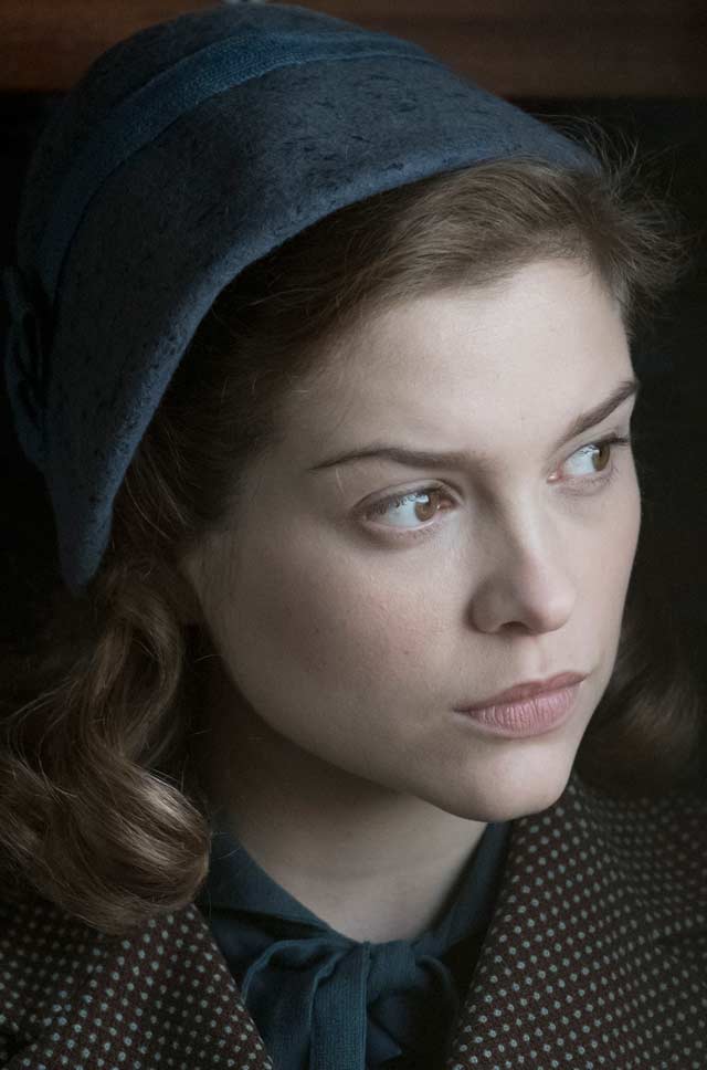 Sophie Cookson La espía roja