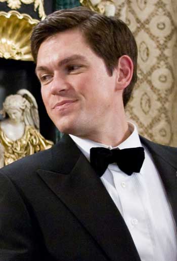 Steve Howey Guerra de novias