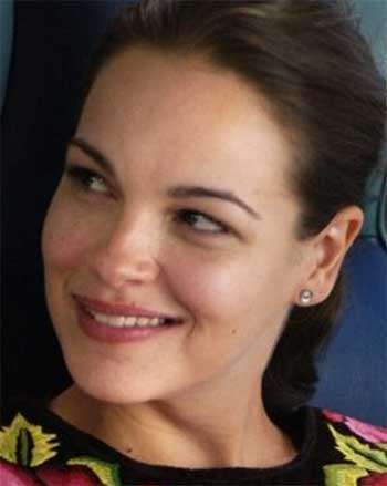 Tammy Blanchard Bella