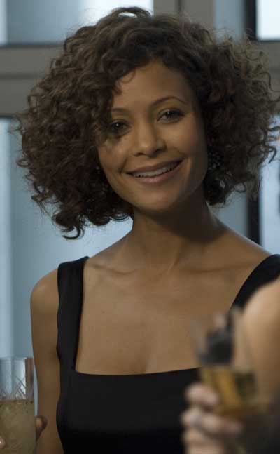 Thandiwe Newton Corredor de fondo