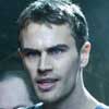 Theo James Underworld: El despertar