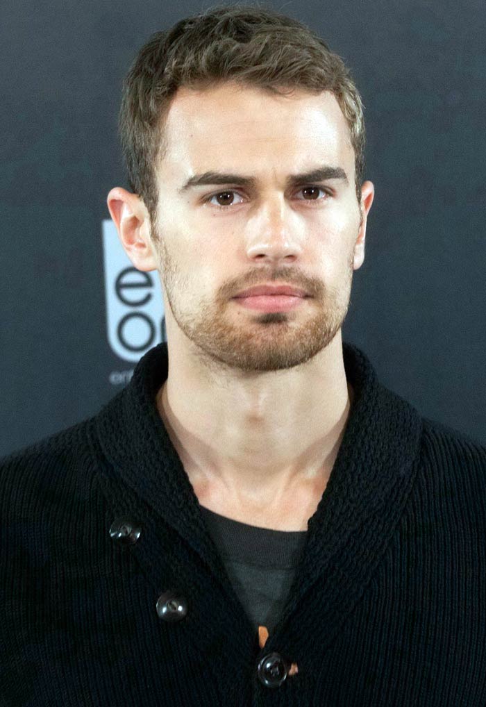 Theo James Divergente Premiere Madrid