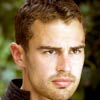 Theo James La serie divergente: Insurgente