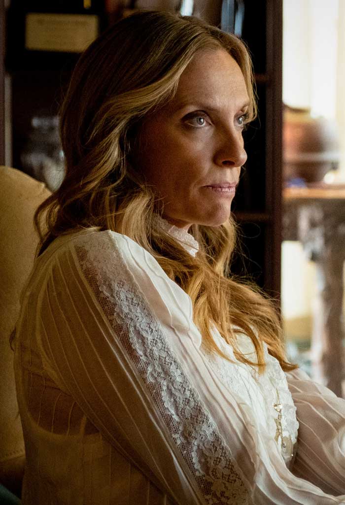 Toni Collette Puñales por la espalda