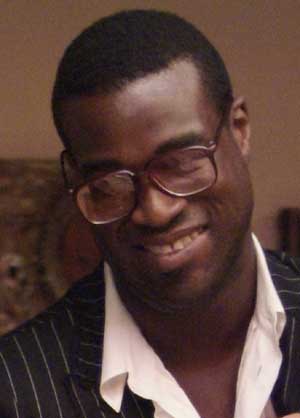 Tunde Adebimpe La boda de Rachel