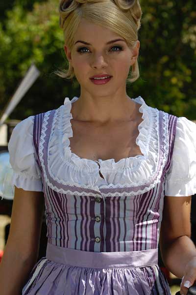 Yvonne Catterfeld Kika superbruja y el libro de hechizos