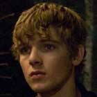 Max Thieriot se une al elenco de Chloe