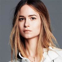 Katherine Waterston en el universo mágico de J.K. Rowling