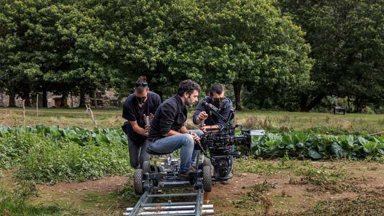 Rodrigo Sorogoyen en el rodaje de 'As bestas'